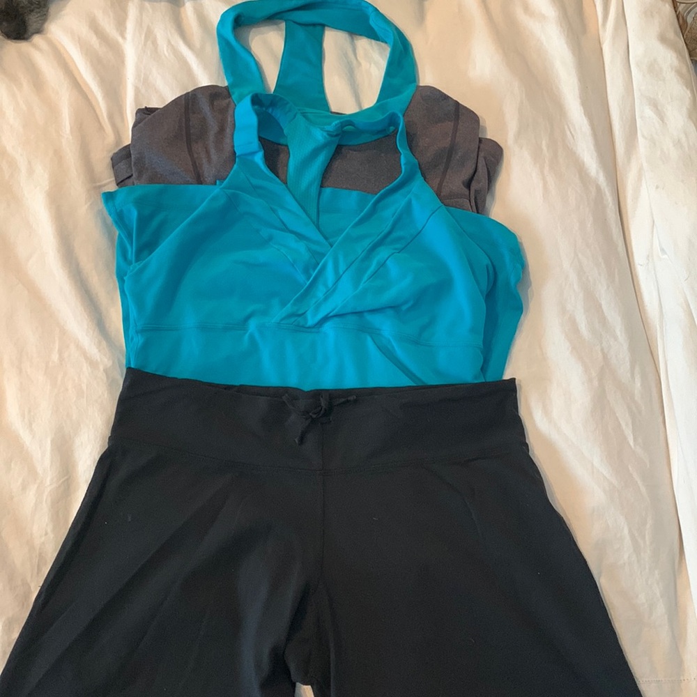 Teal Lululemon Bundle with shorts!